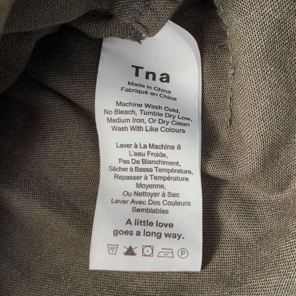 Aritzia TNA Camo Shorts - Picture 4 of 6